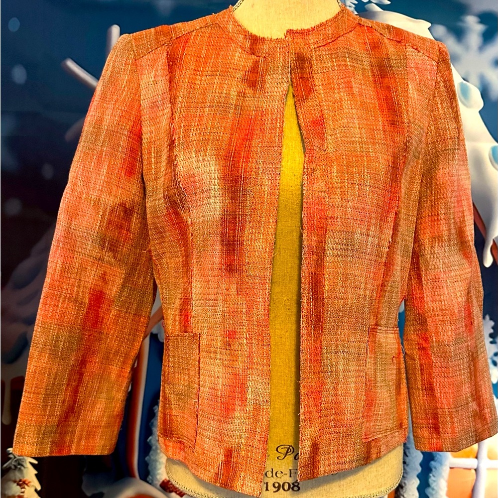 EUC Anne Klein raw edges jacket in size 8 using shades of orange, red and pink
